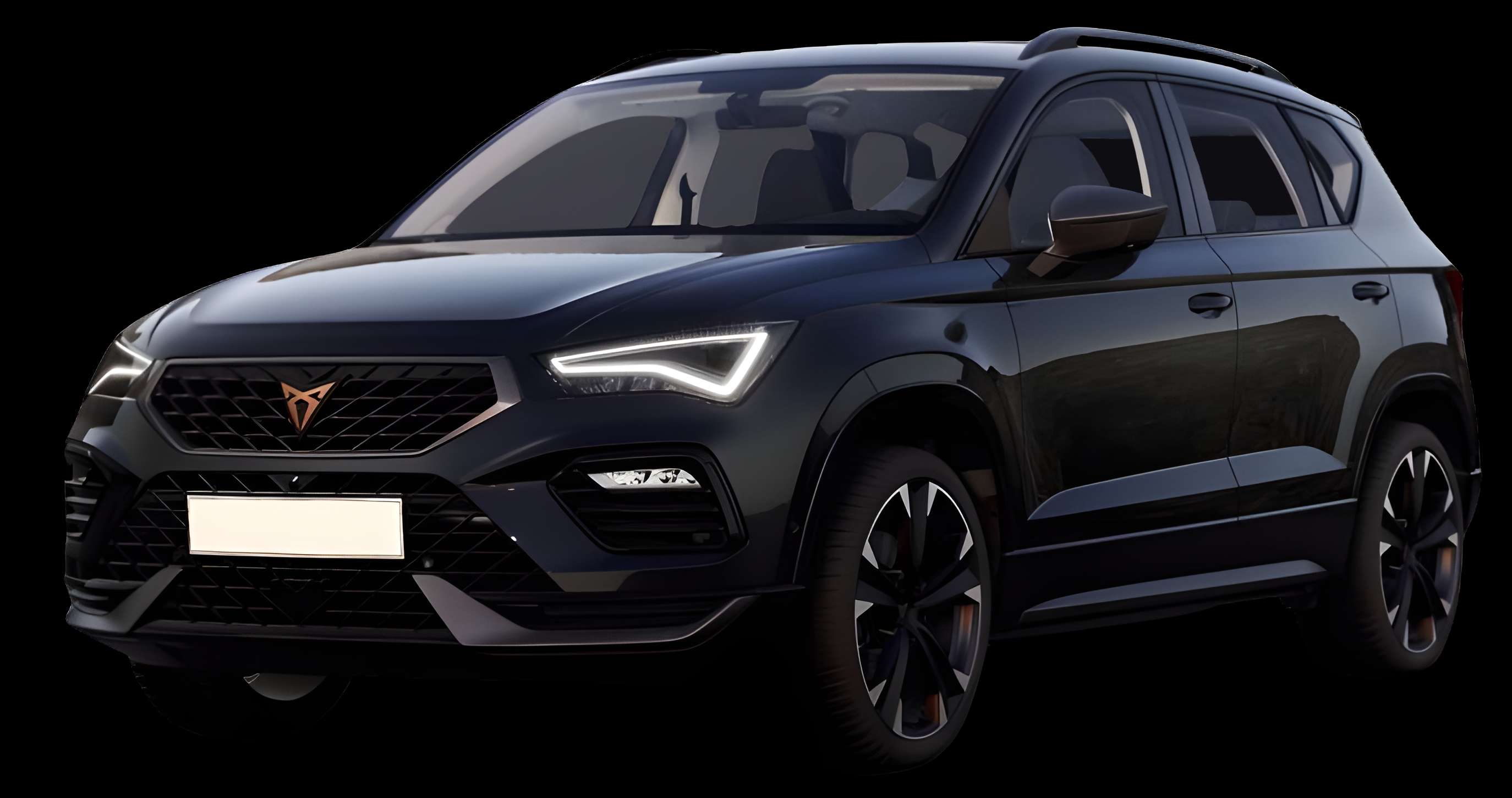 Schräge Frontansicht auf einen CUPRA Ateca, freigestellt