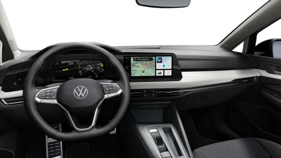 Ansicht des Armaturenbretts eines Volkswagen Golf