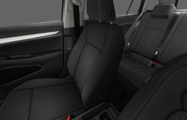Ansicht der Frontsitze eines Volkswagen Golf