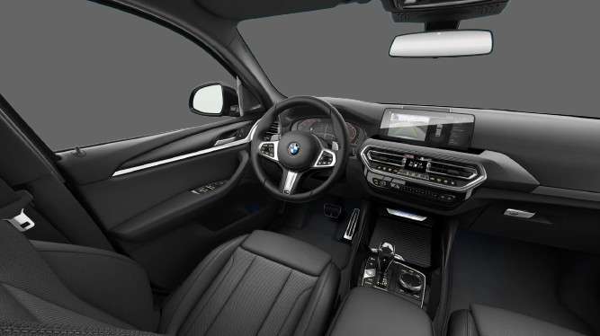 Ansicht des Armaturenbretts eines BMW X4