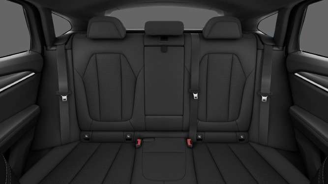Ansicht der Rücksitze eines BMW X4
