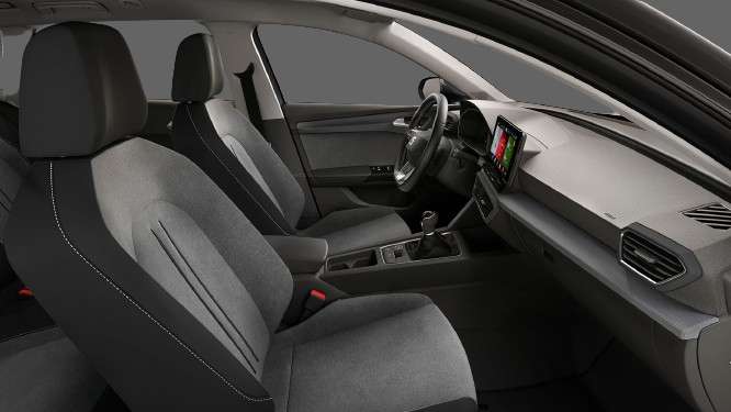 Ansicht der Frontsitze eines SEAT Leon