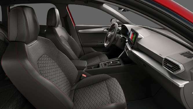 Ansicht der Frontsitze eines SEAT Leon