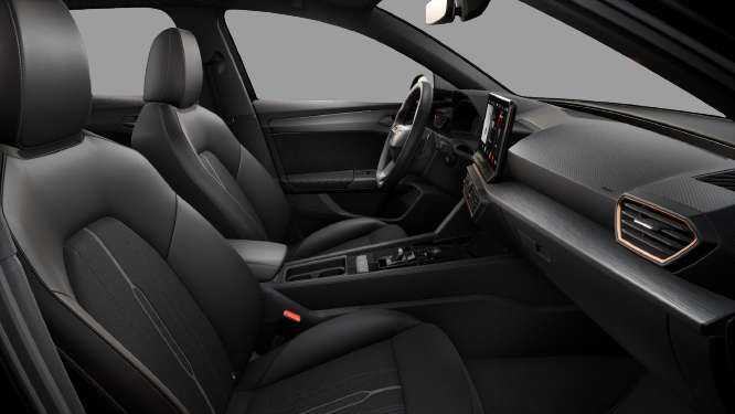Ansicht der Frontsitze eines CUPRA Leon
