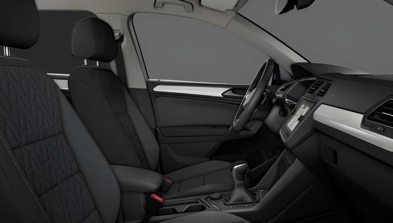 Ansicht der Frontsitze eines Volkswagen Tiguan Allspace