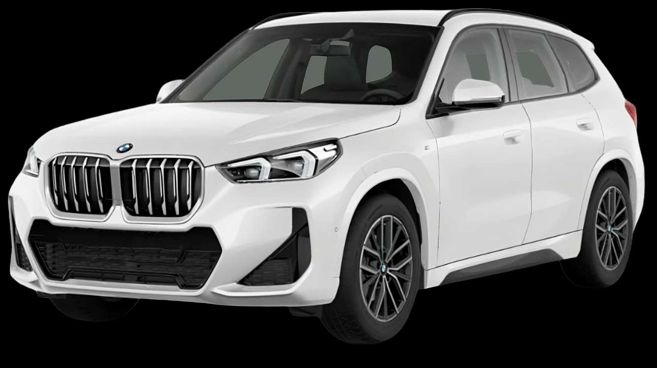 Schräge Frontansicht auf einen BMW X1, freigestellt