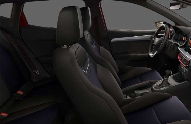 Vordersitze eines SEAT Ibiza