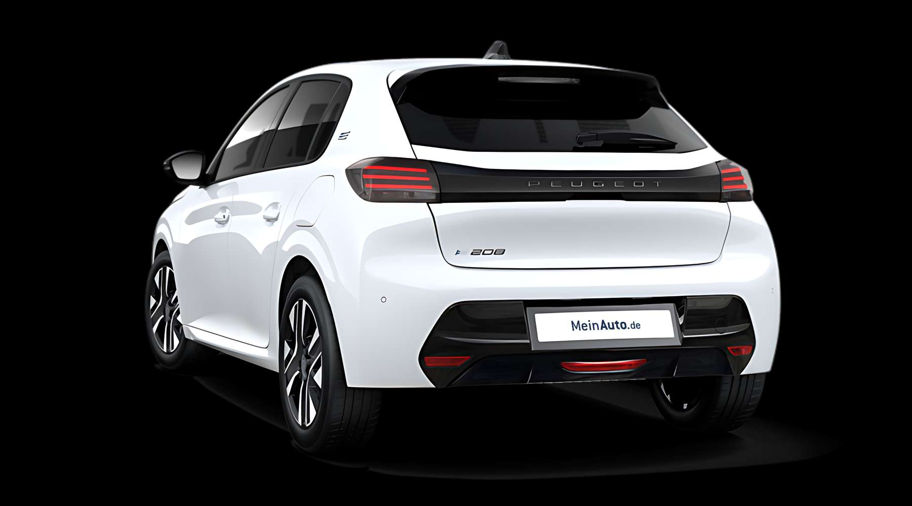 Schräge Heckansicht auf einen Peugeot e-208, freigestellt