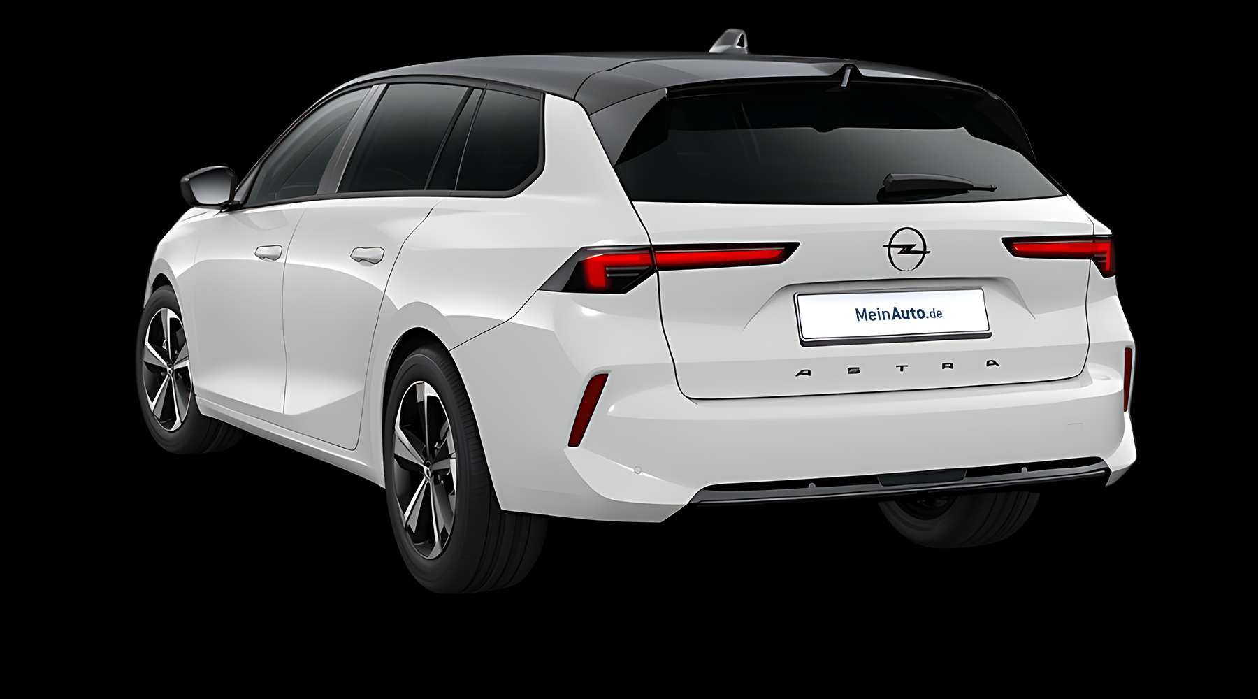 Schräge Heckansicht auf einen Opel Astra, freigestellt