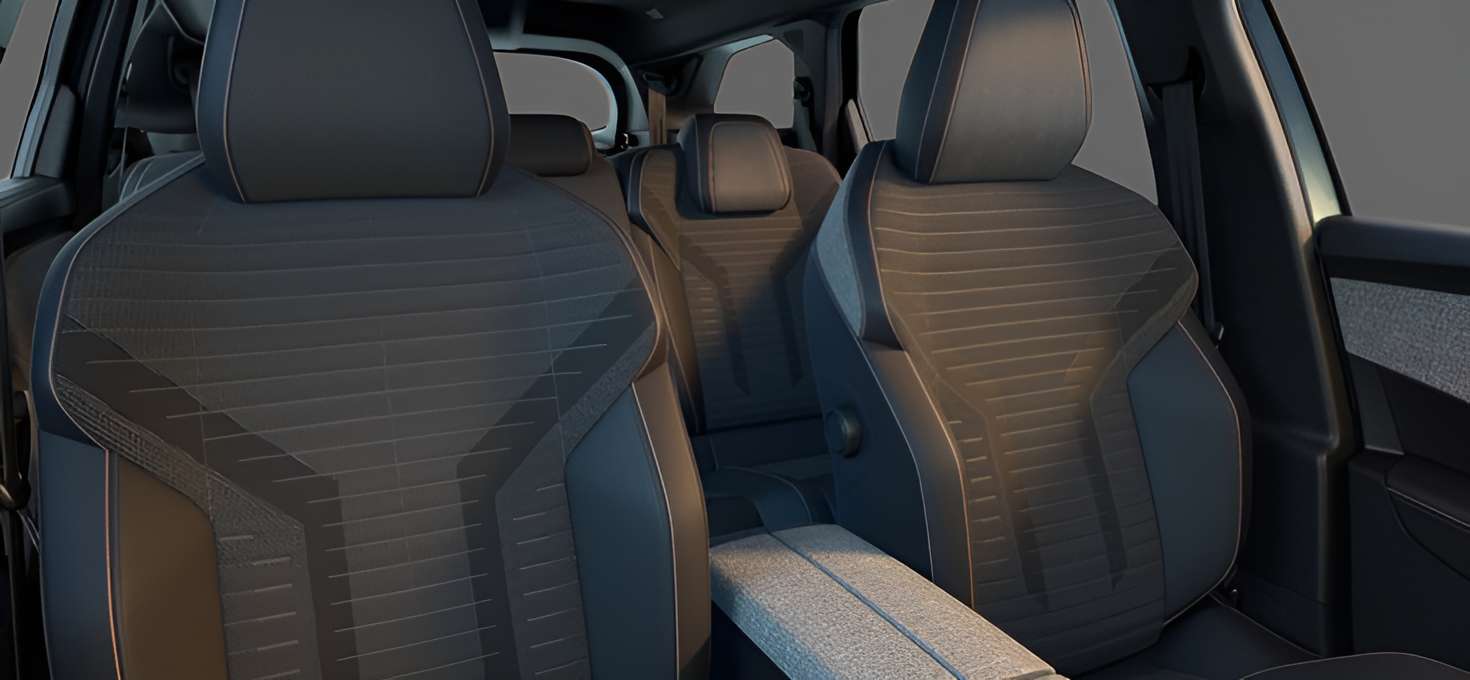 Ansicht der Frontsitze eines Peugeot 5008