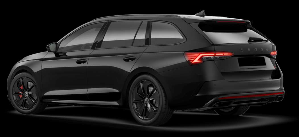Schräge Heckansicht auf einen Skoda Octavia, freigestellt