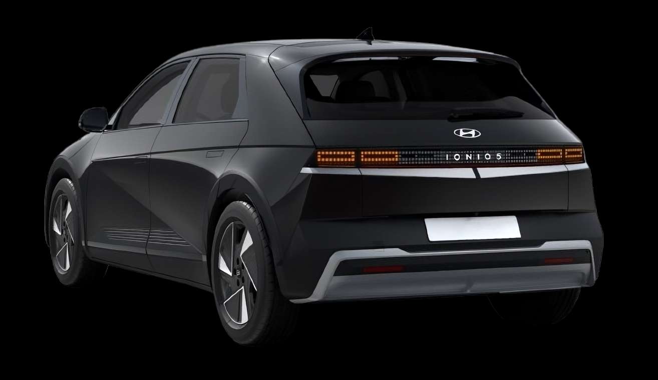 Schräge Heckansicht auf einen Hyundai IONIQ 5, freigestellt