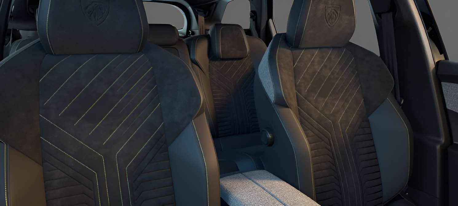 Ansicht der Frontsitze eines Peugeot 5008