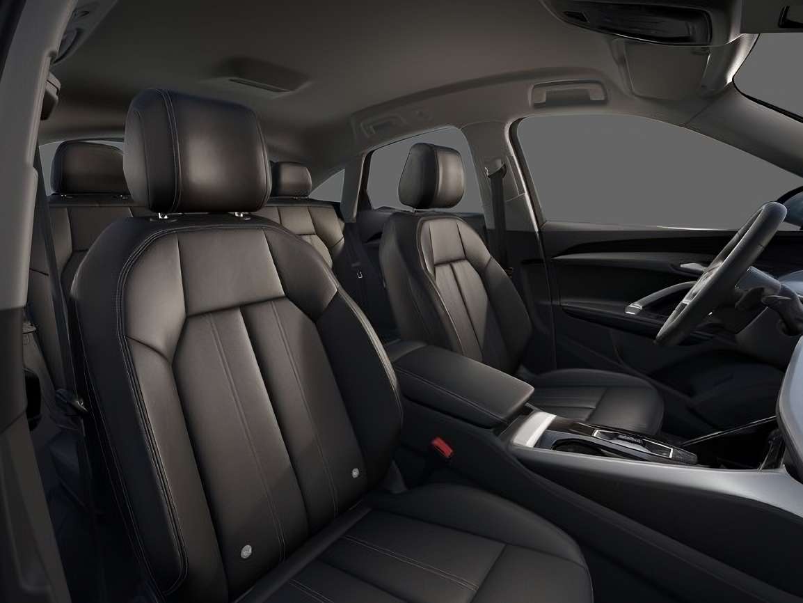 Ansicht der Frontsitze eines Audi Q5 Sportback