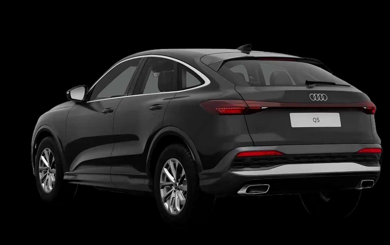 Schräge Heckansicht auf einen Audi Q5 Sportback, freigestellt