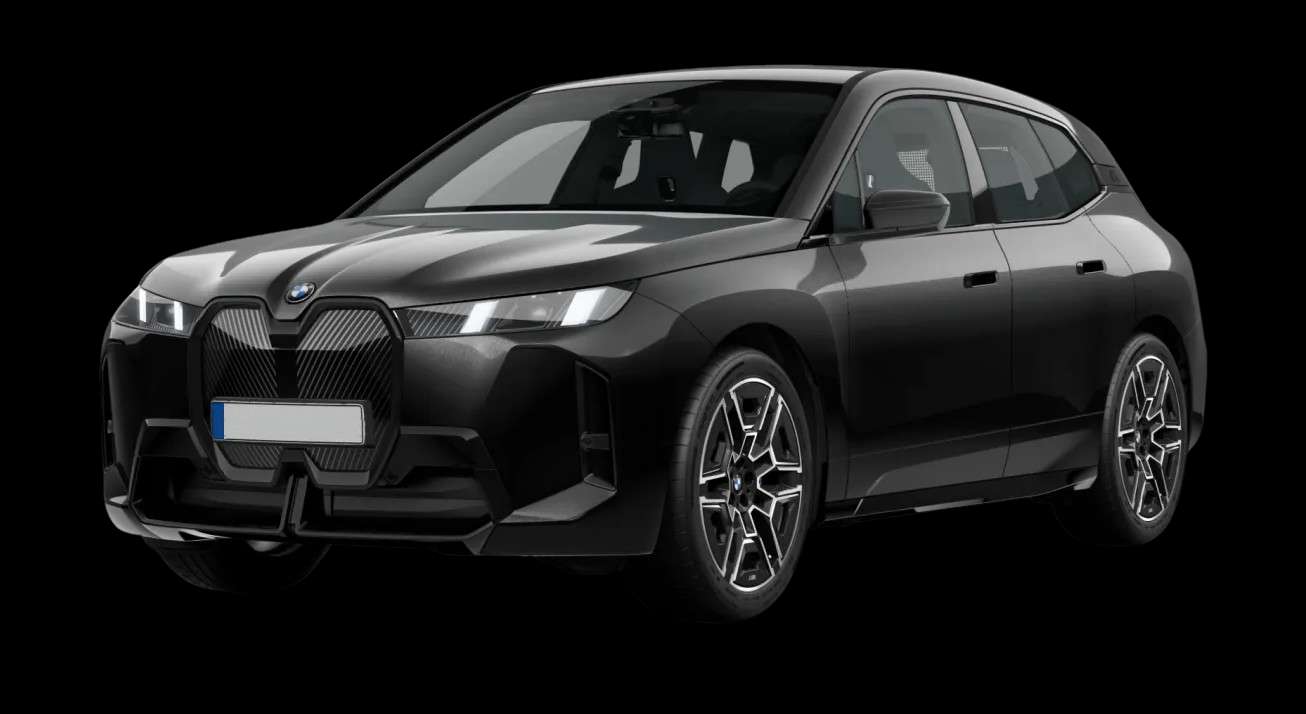 Schräge Frontansicht auf einen BMW iX, freigestellt