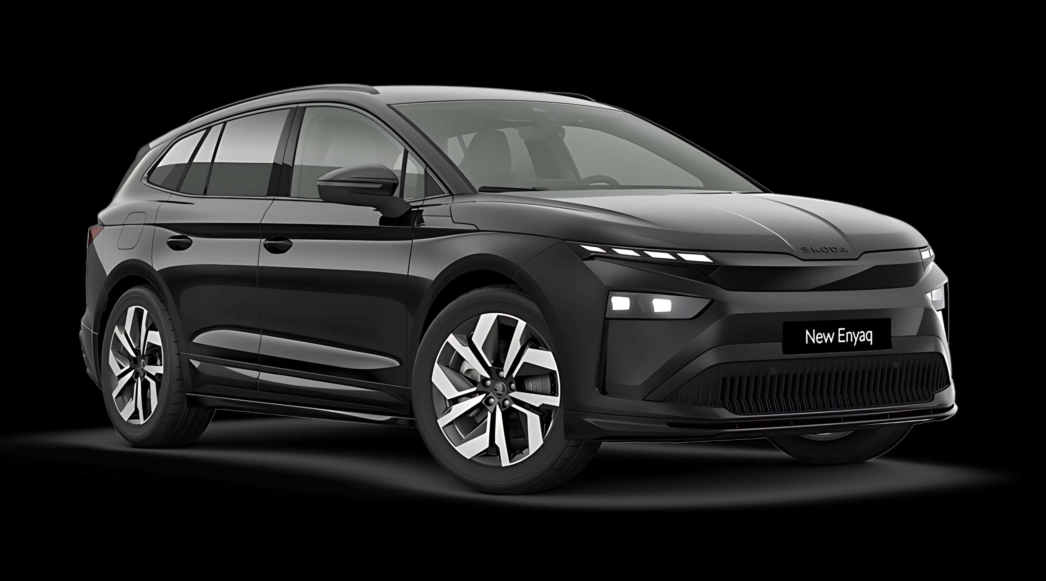 Schräge Frontansicht eines Skoda ENYAQ, freigestellt