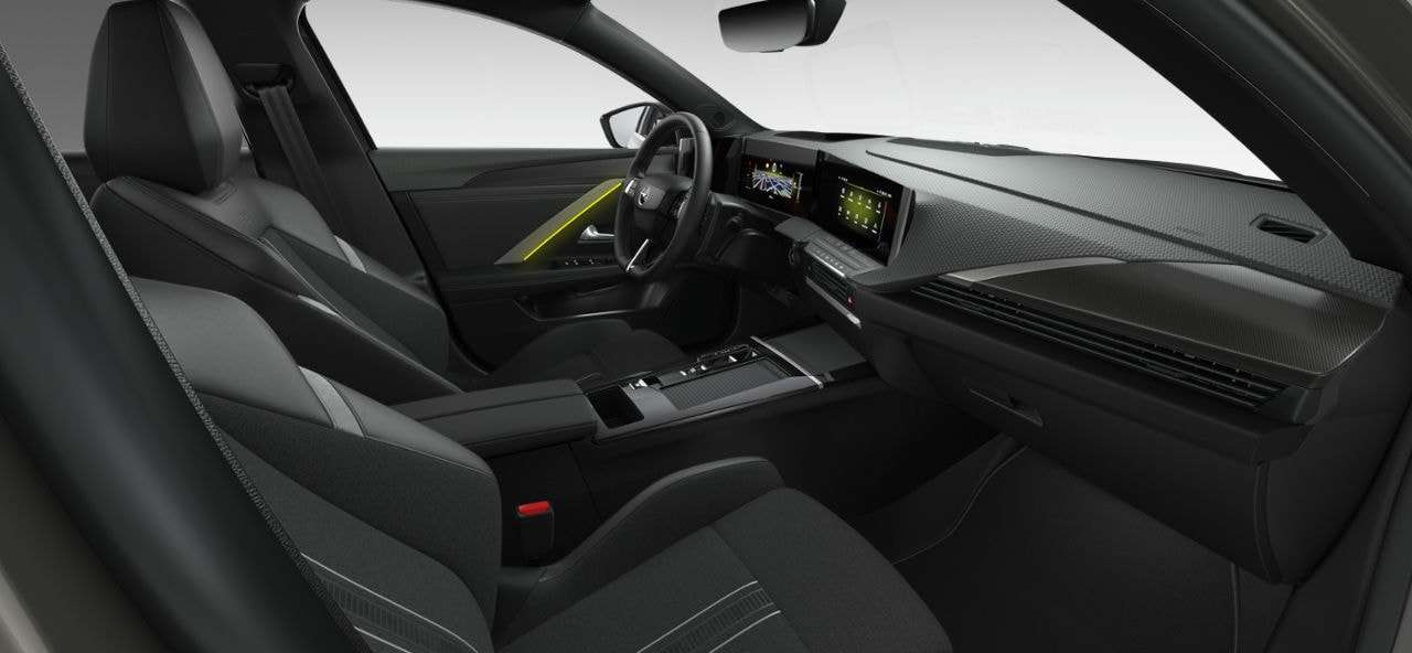 Ansicht der Frontsitze eines Opel Astra