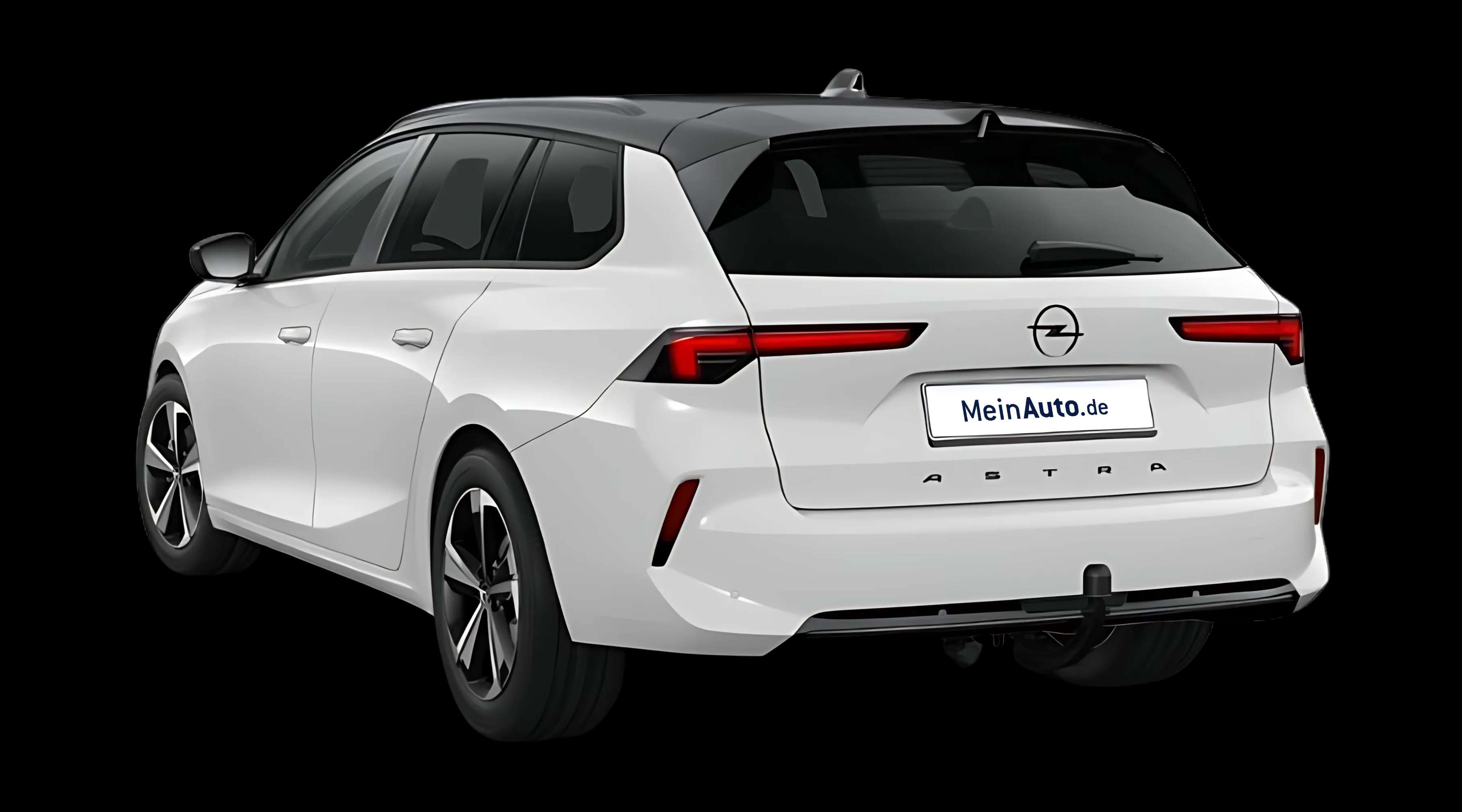 Schräge Heckansicht auf einen Opel Astra, freigestellt