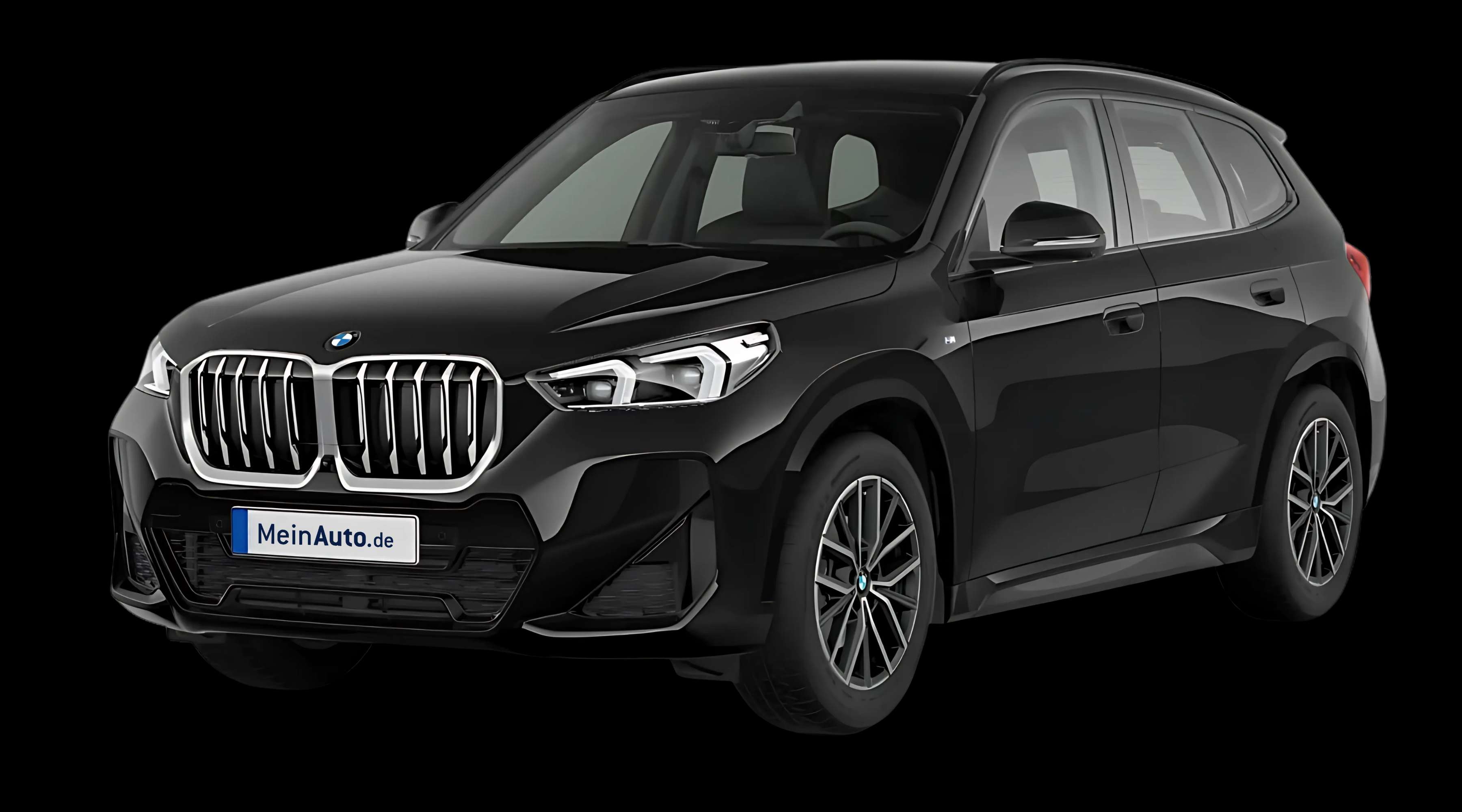 Schräge Frontansicht auf einen BMW X1, freigestellt