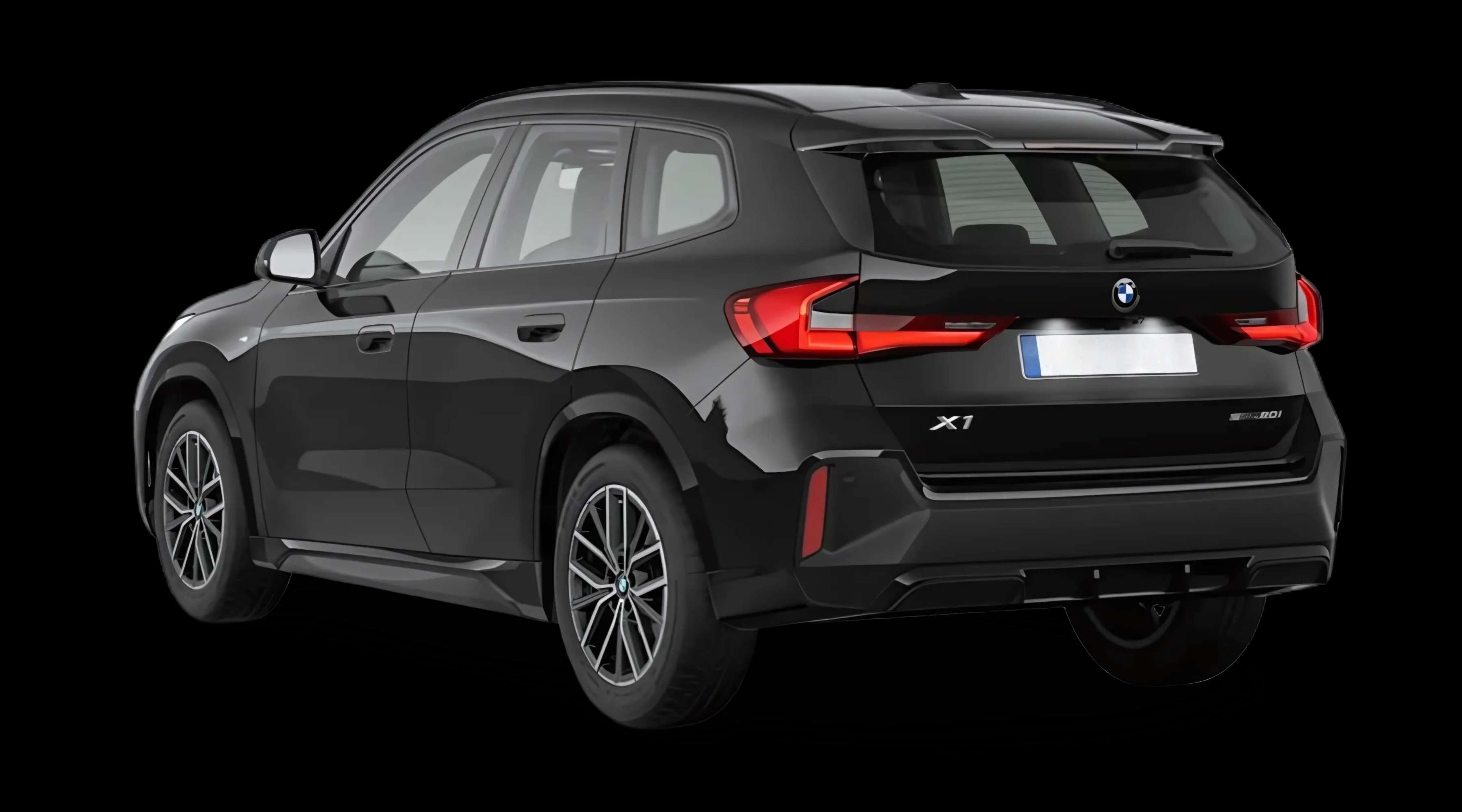 Schräge Heckansicht auf einen BMW X1, freigestellt