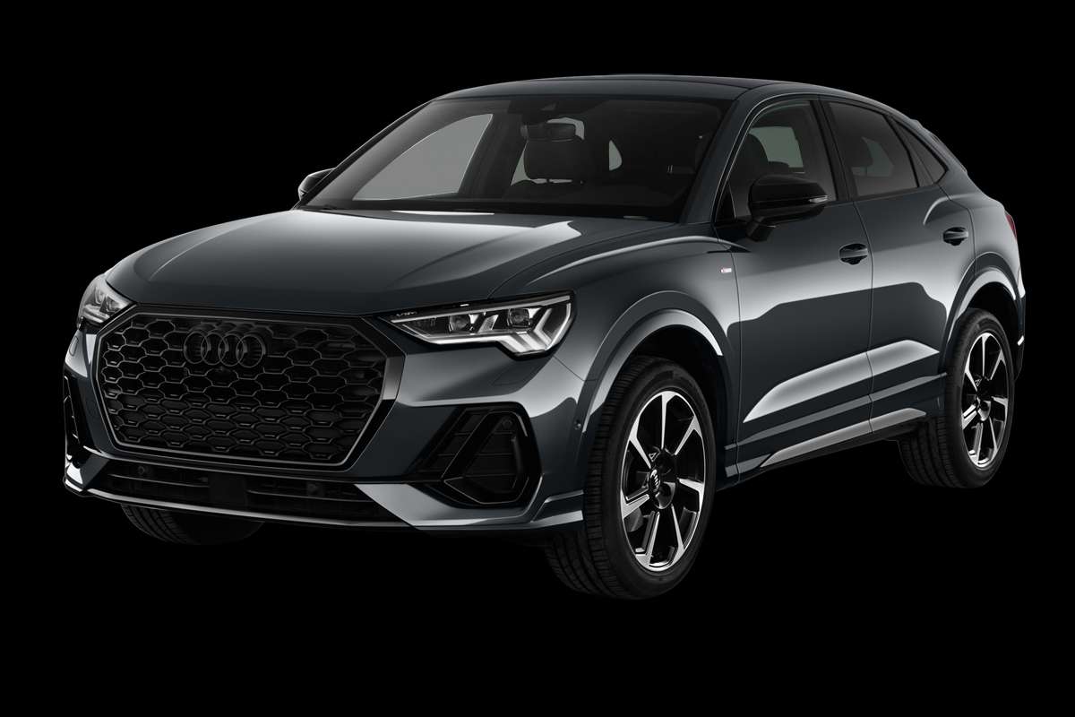 Schräge Frontansicht auf einen Audi Q3 Sportback, freigestellt