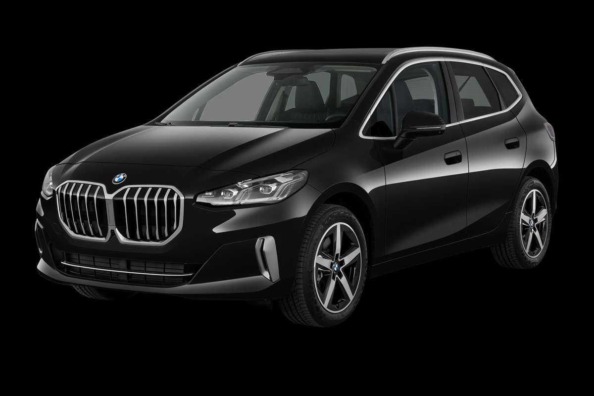 Schräge Frontansicht auf einen BMW 2er Active Tourer, freigestellt