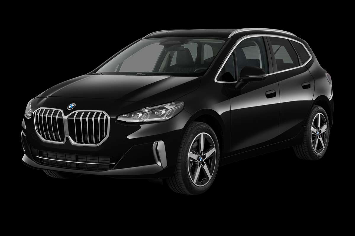 Schräge Frontansicht auf einen BMW 2er Active Tourer, freigestellt