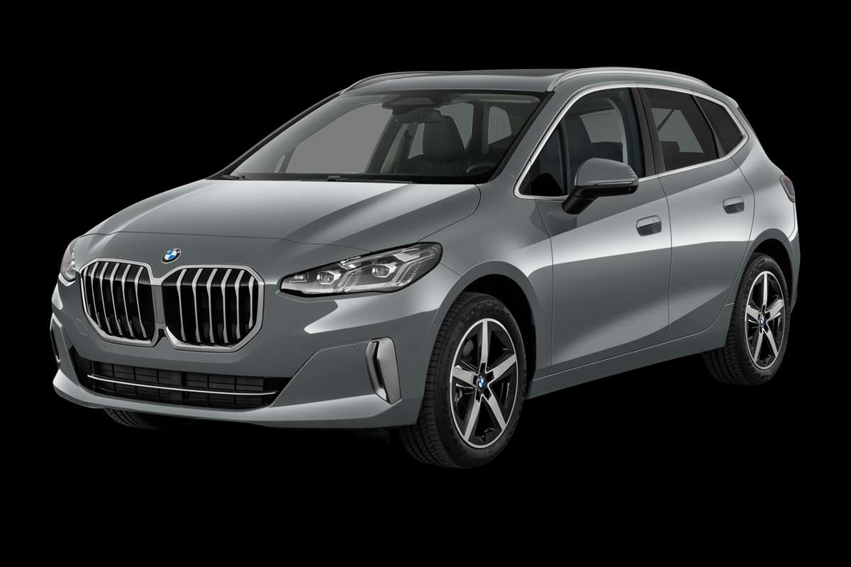 Schräge Frontansicht auf einen BMW 2er Active Tourer, freigestellt