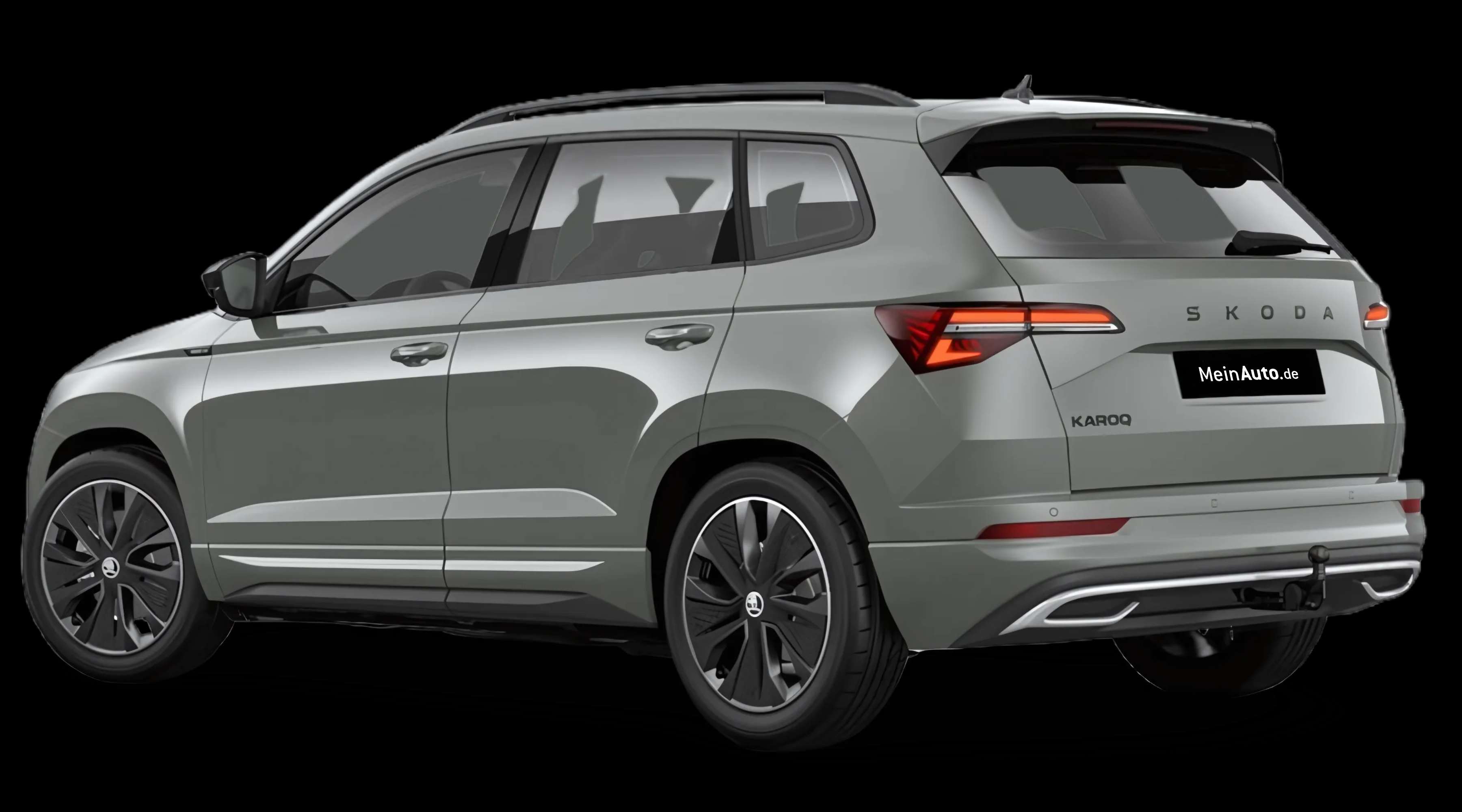 Schräge Heckansicht eines Skoda Karoq, freigestellt