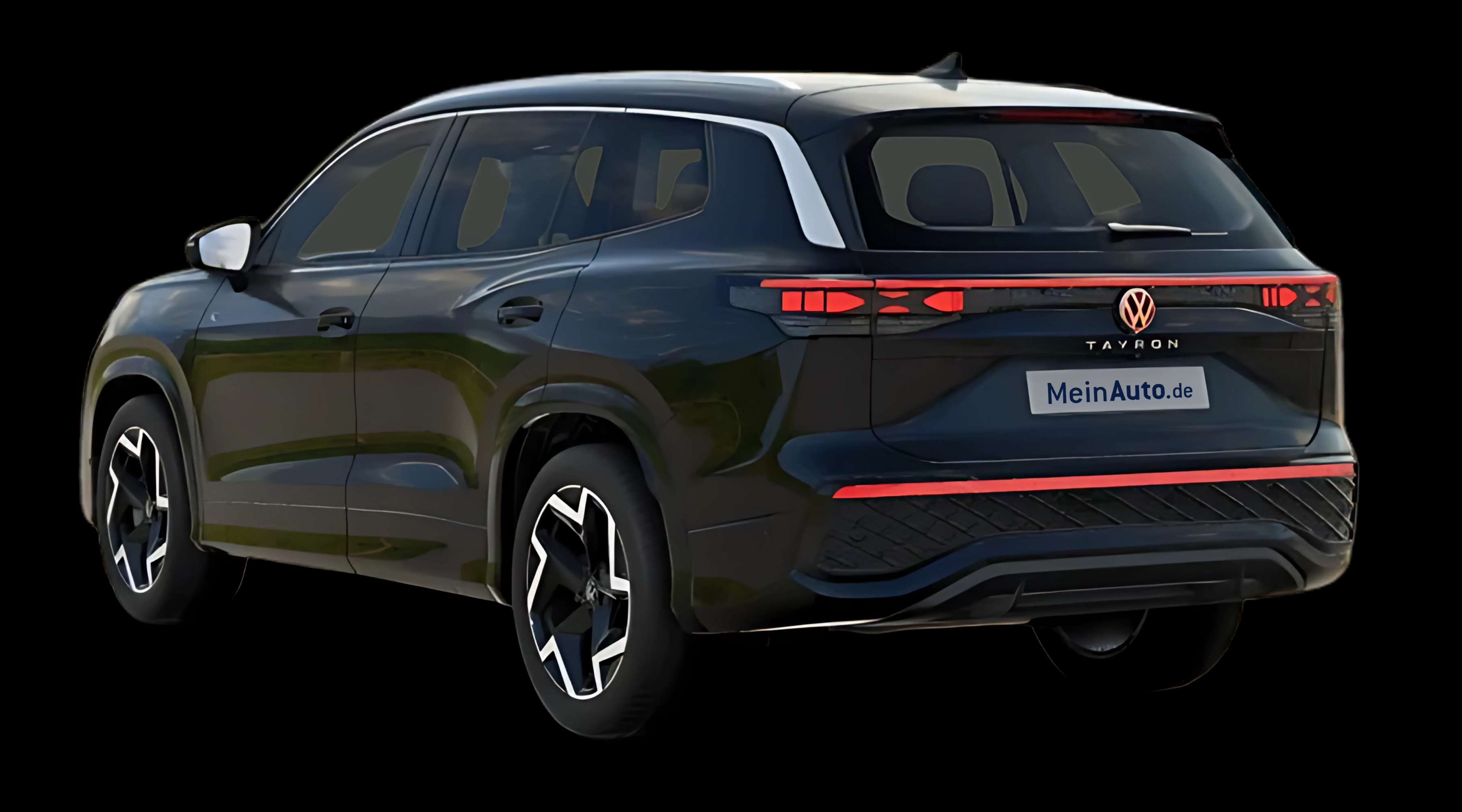 Schräge Heckansicht eines Volkswagen Tayron, freigestellt