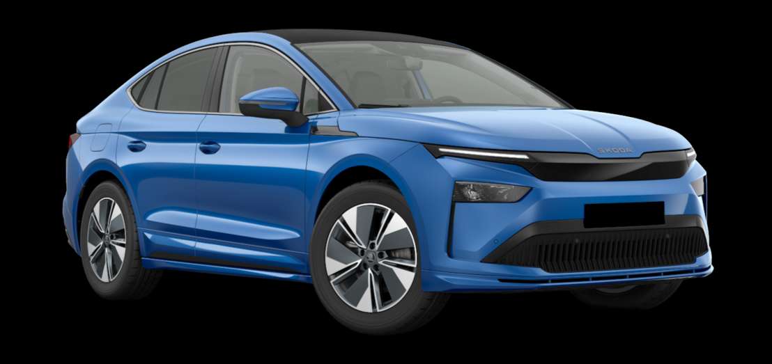 Schräge Frontansicht auf einen Skoda ENYAQ COUPE, freigestellt