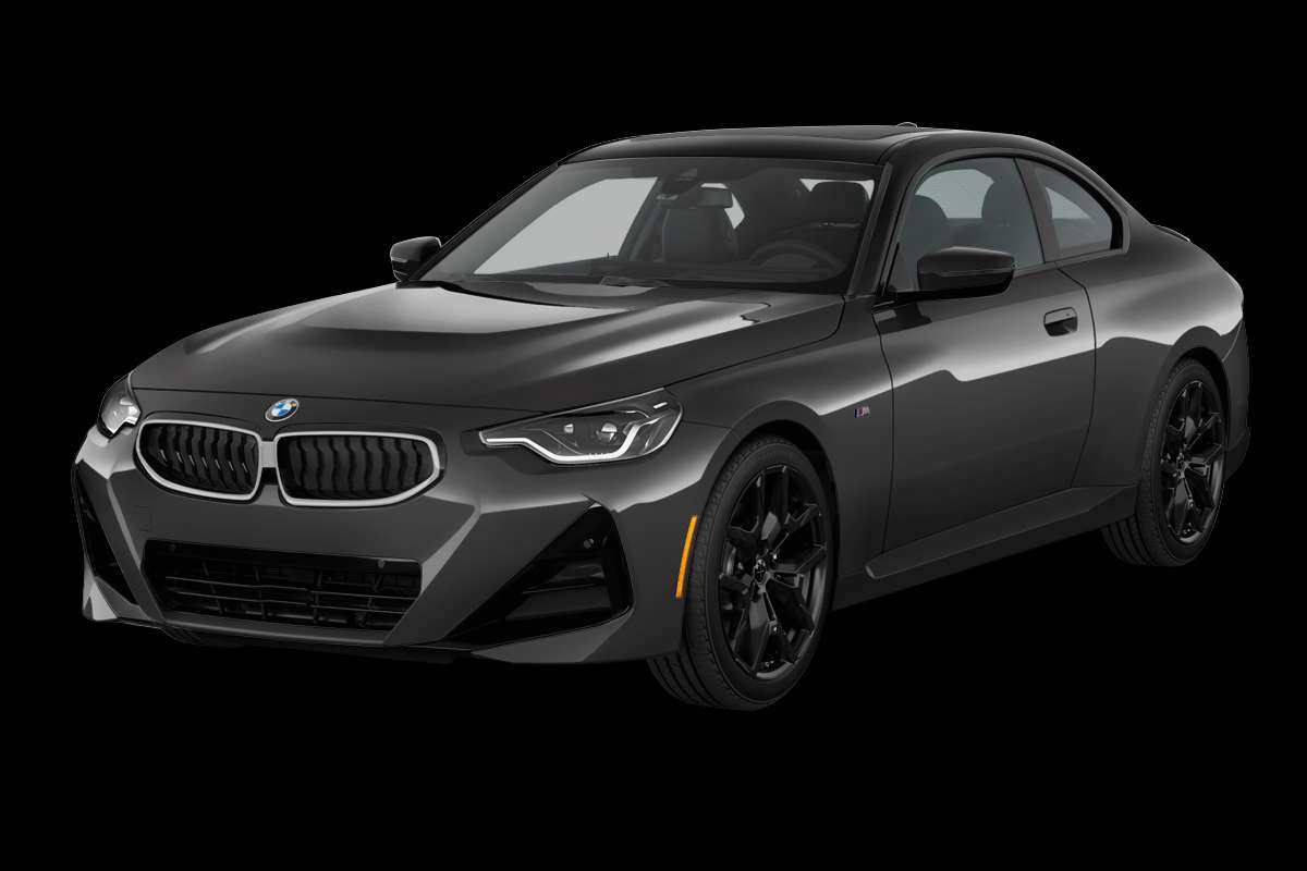 Schräge Frontansicht auf einen BMW 2er-Reihe, freigestellt