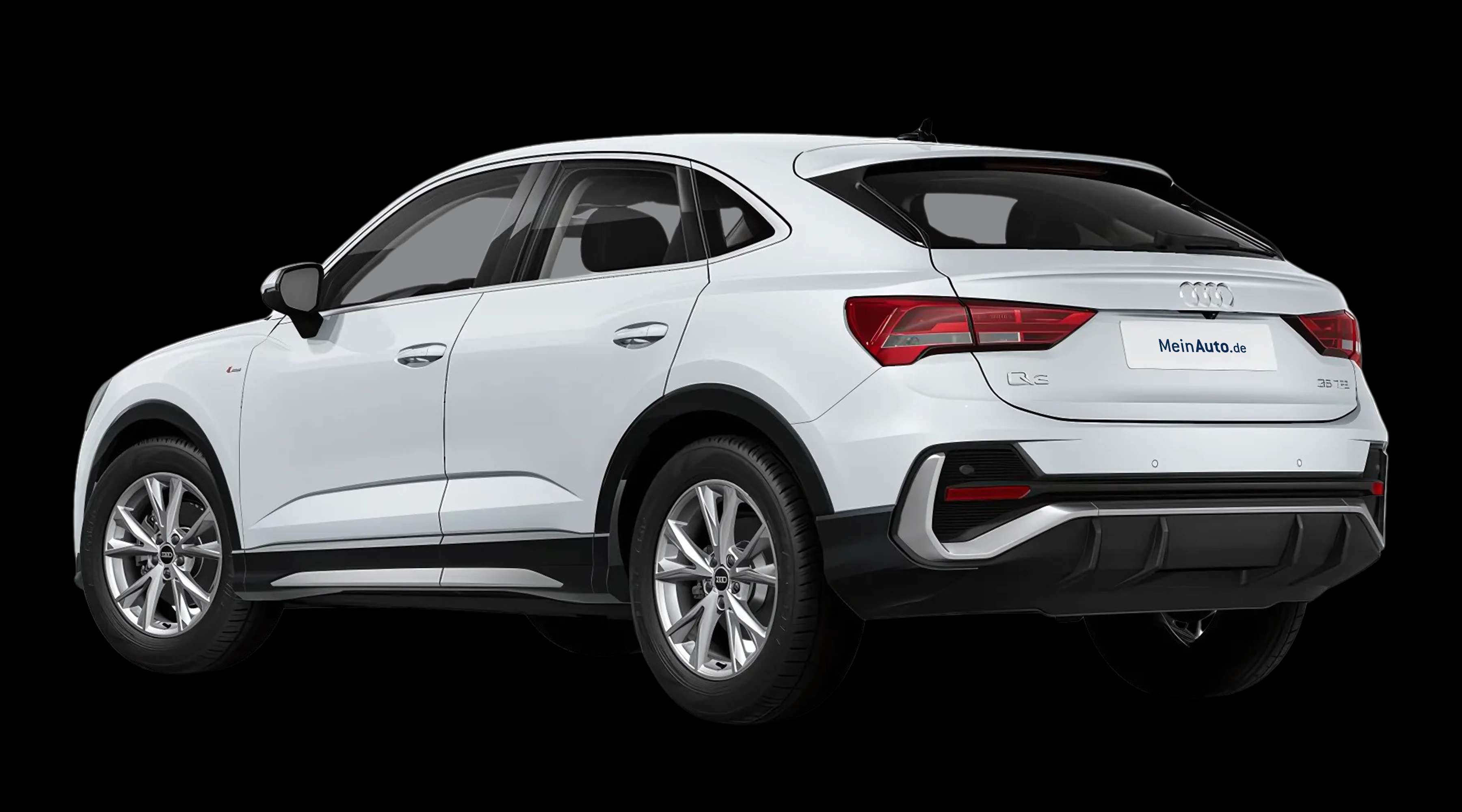 Schräge Heckansicht auf einen Audi Q3 Sportback, freigestellt
