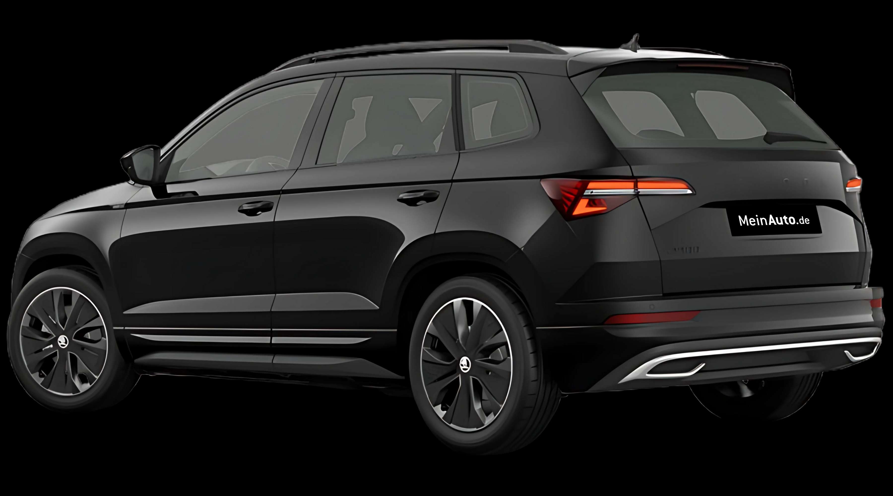 Schräge Heckansicht auf einen Skoda Karoq, freigestellt