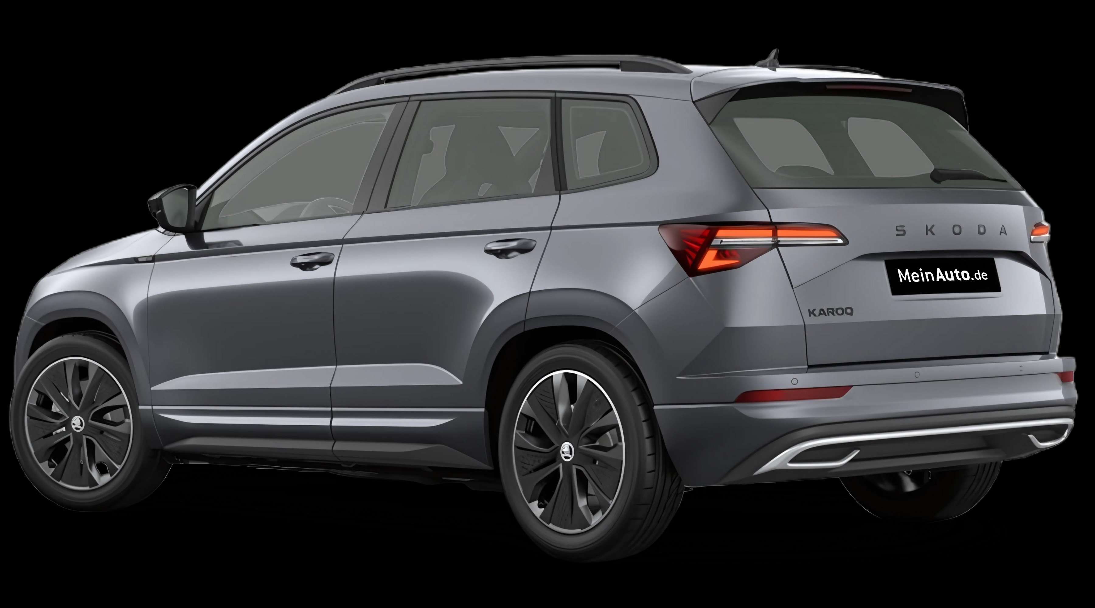 Schräge Heckansicht eines Skoda Karoq, freigestellt