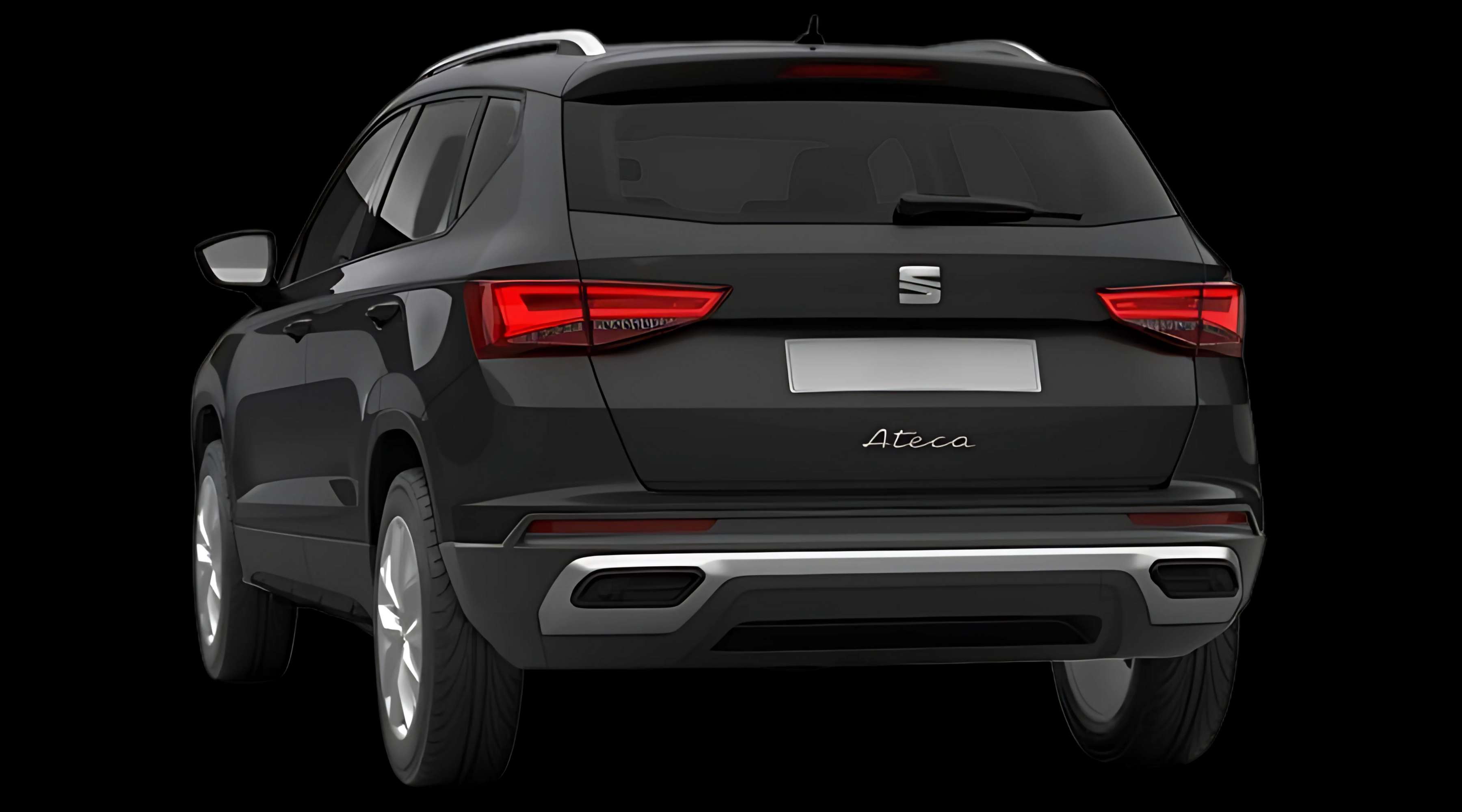 Schräge Heckansicht auf einen SEAT Ateca, freigestellt