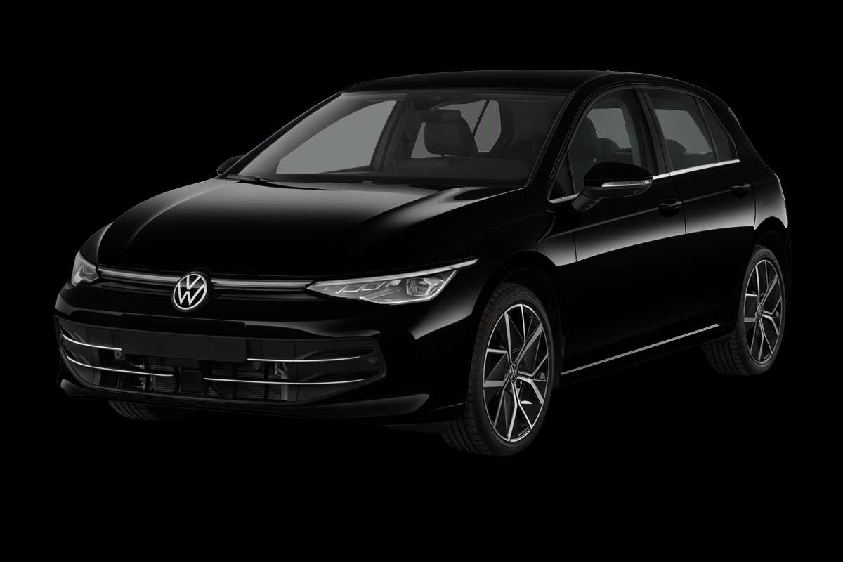 Schräge Frontansicht auf einen Volkswagen Golf, freigestellt