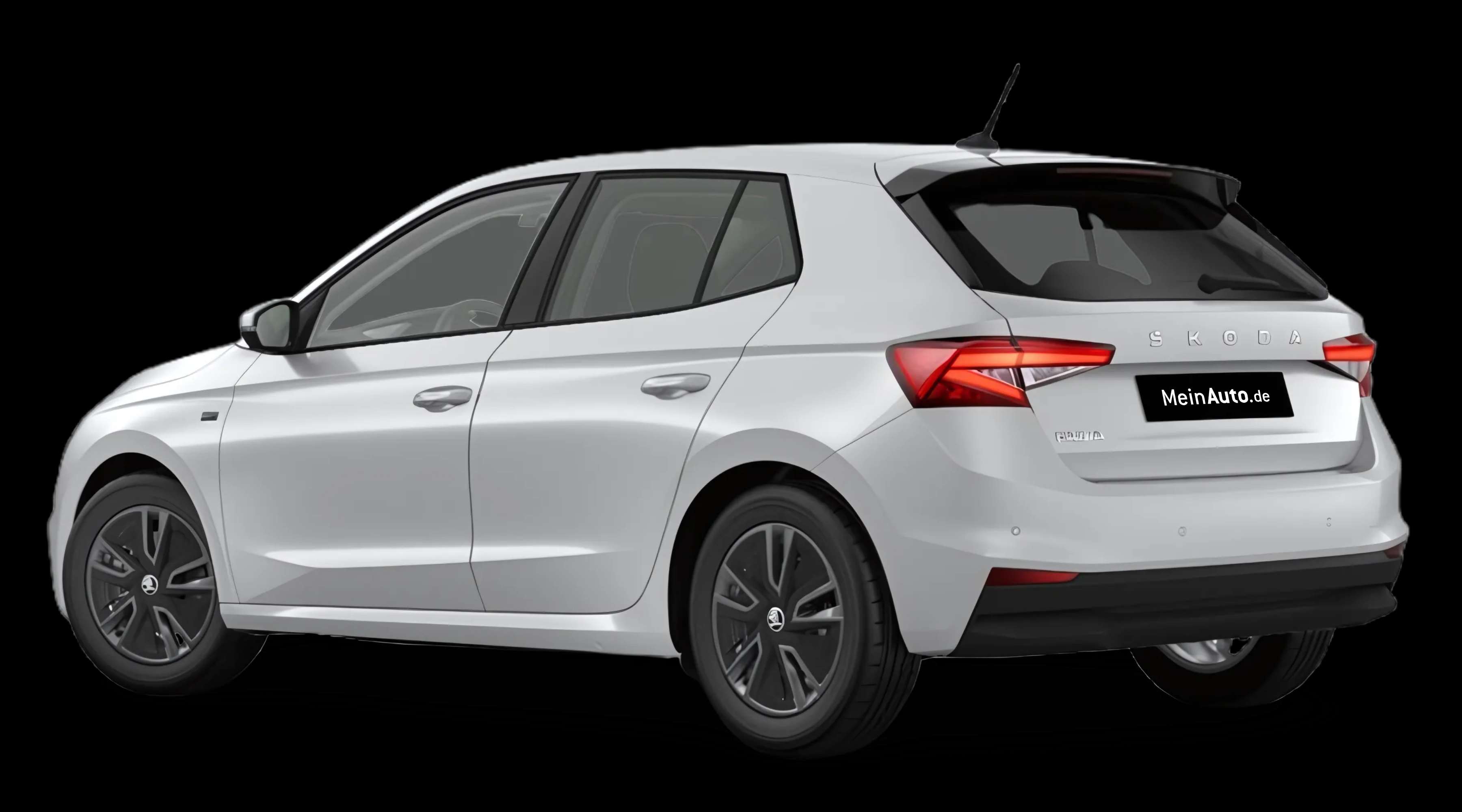 Schräge Heckansicht auf einen Skoda Fabia, freigestellt
