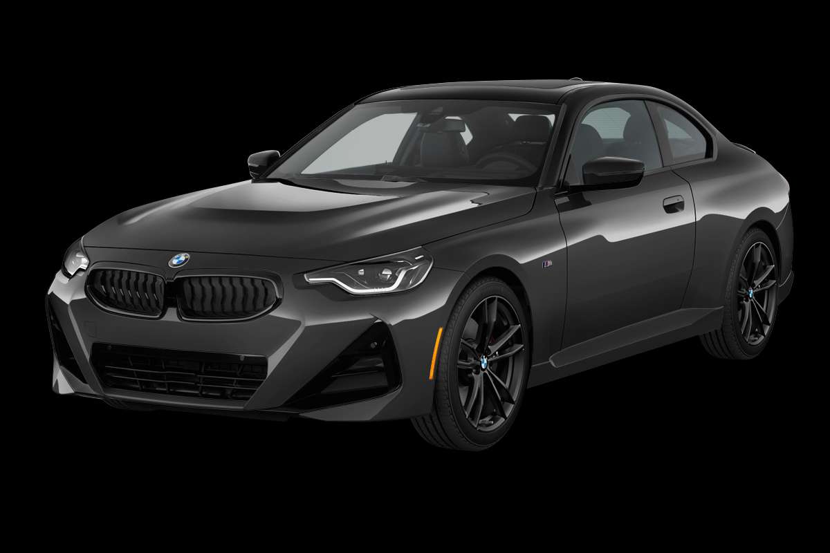 Schräge Frontansicht auf einen BMW 2er-Reihe, freigestellt