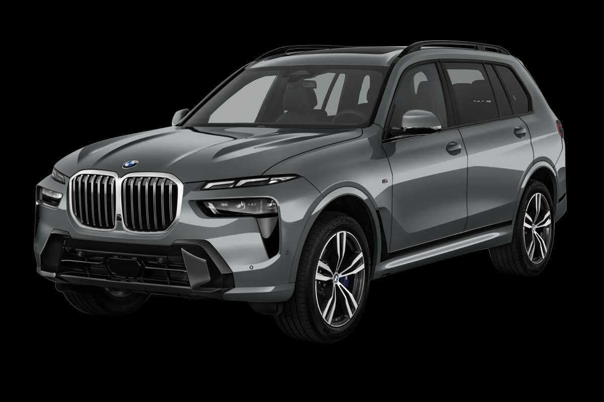 Schräge Frontansicht auf einen BMW X7, freigestellt