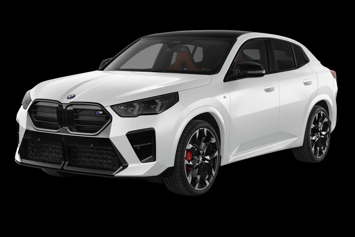 Schräge Frontansicht auf einen BMW X2, freigestellt