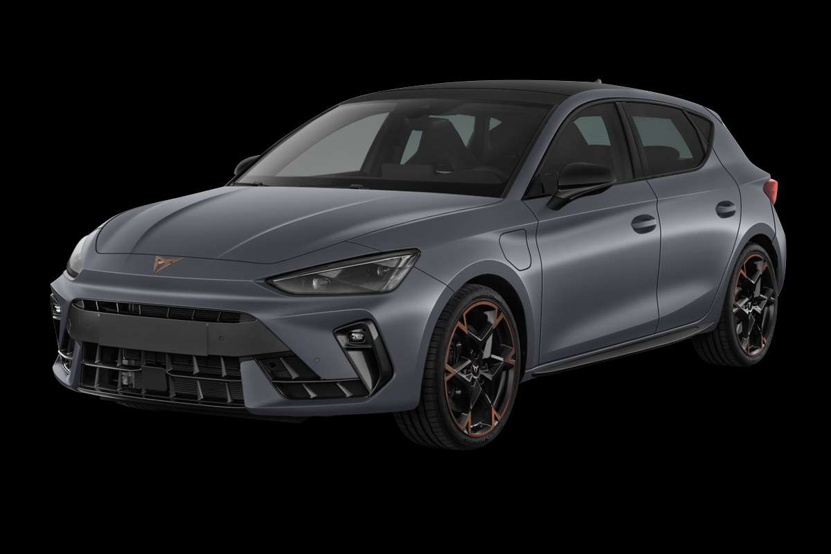 Schräge Frontansicht eines CUPRA Leon, freigestellt