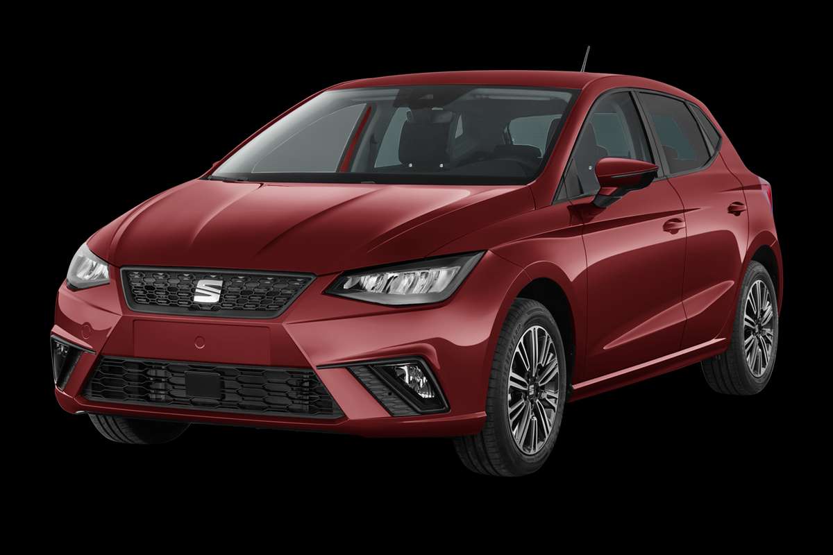 Schräge Frontansicht auf einen SEAT Ibiza, freigestellt