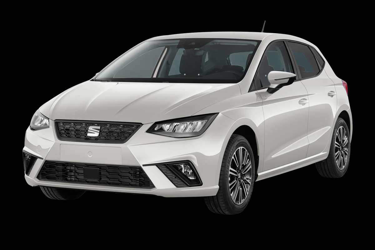 Schräge Frontansicht auf einen SEAT Ibiza, freigestellt