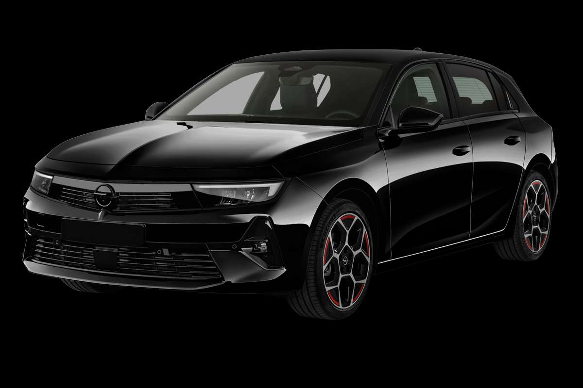 Schräge Frontansicht auf einen Opel Astra, freigestellt