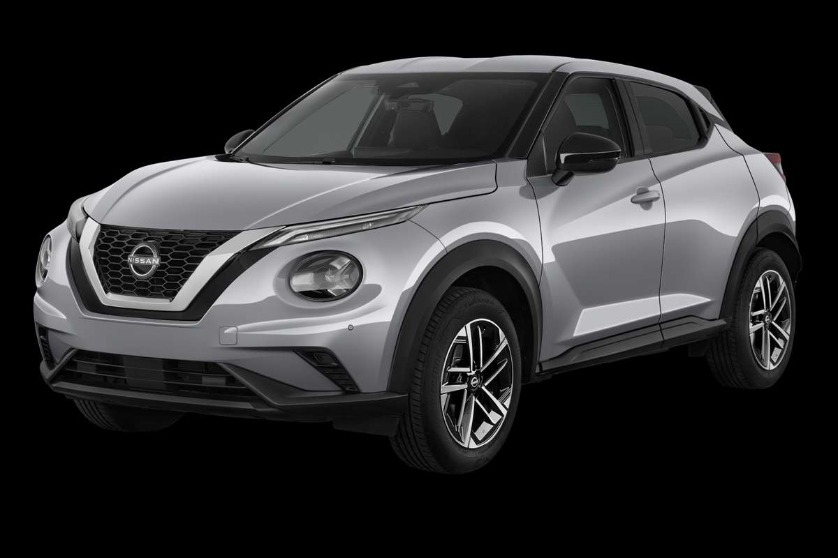 Schräge Frontansicht eines Nissan JUKE, freigestellt
