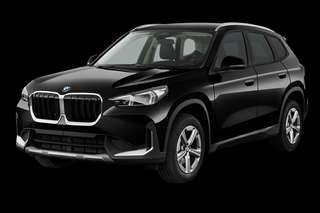 Schräge Frontansicht auf einen BMW X1 , freigestellt