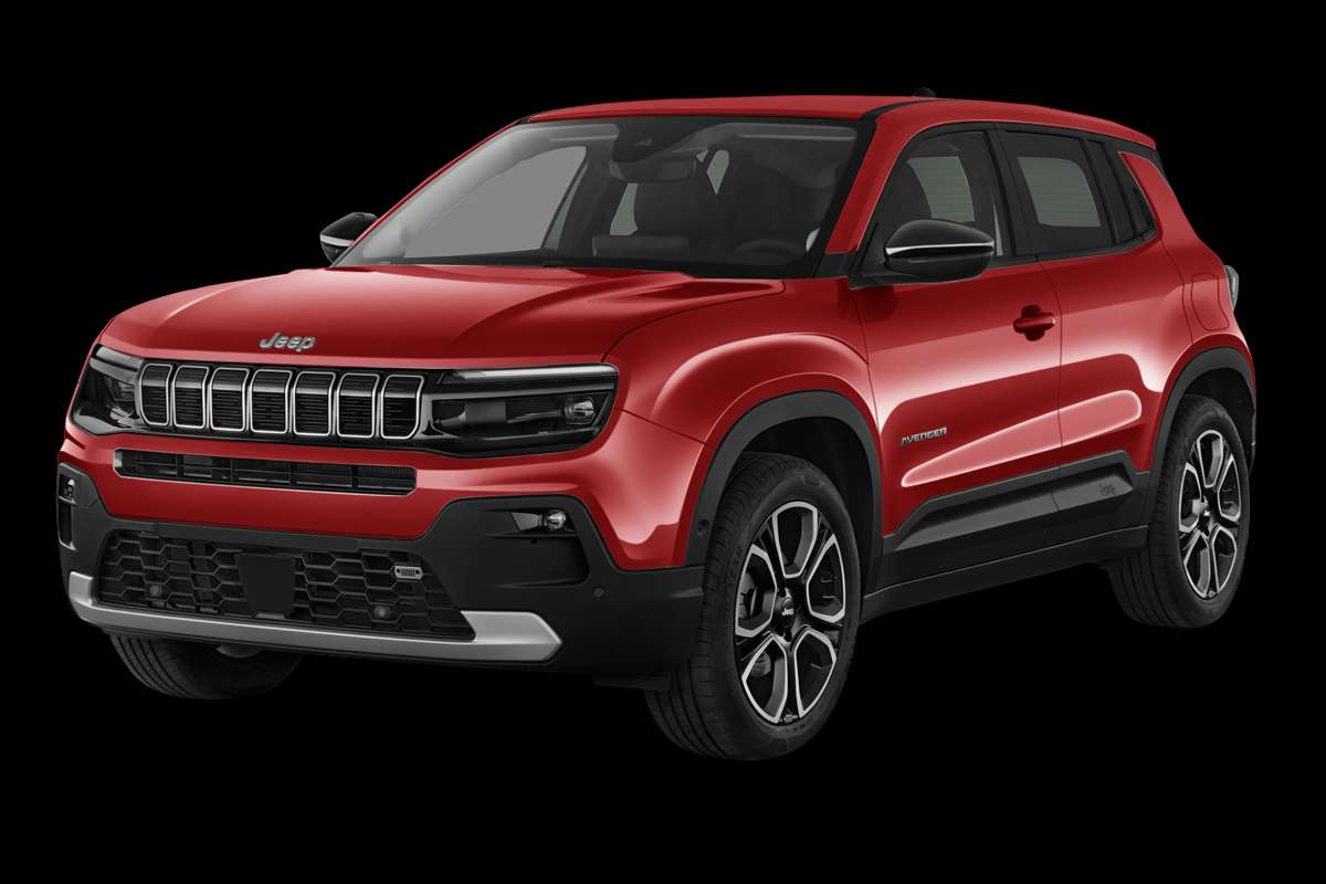 Schräge Frontansicht eines Jeep Avenger, freigestellt