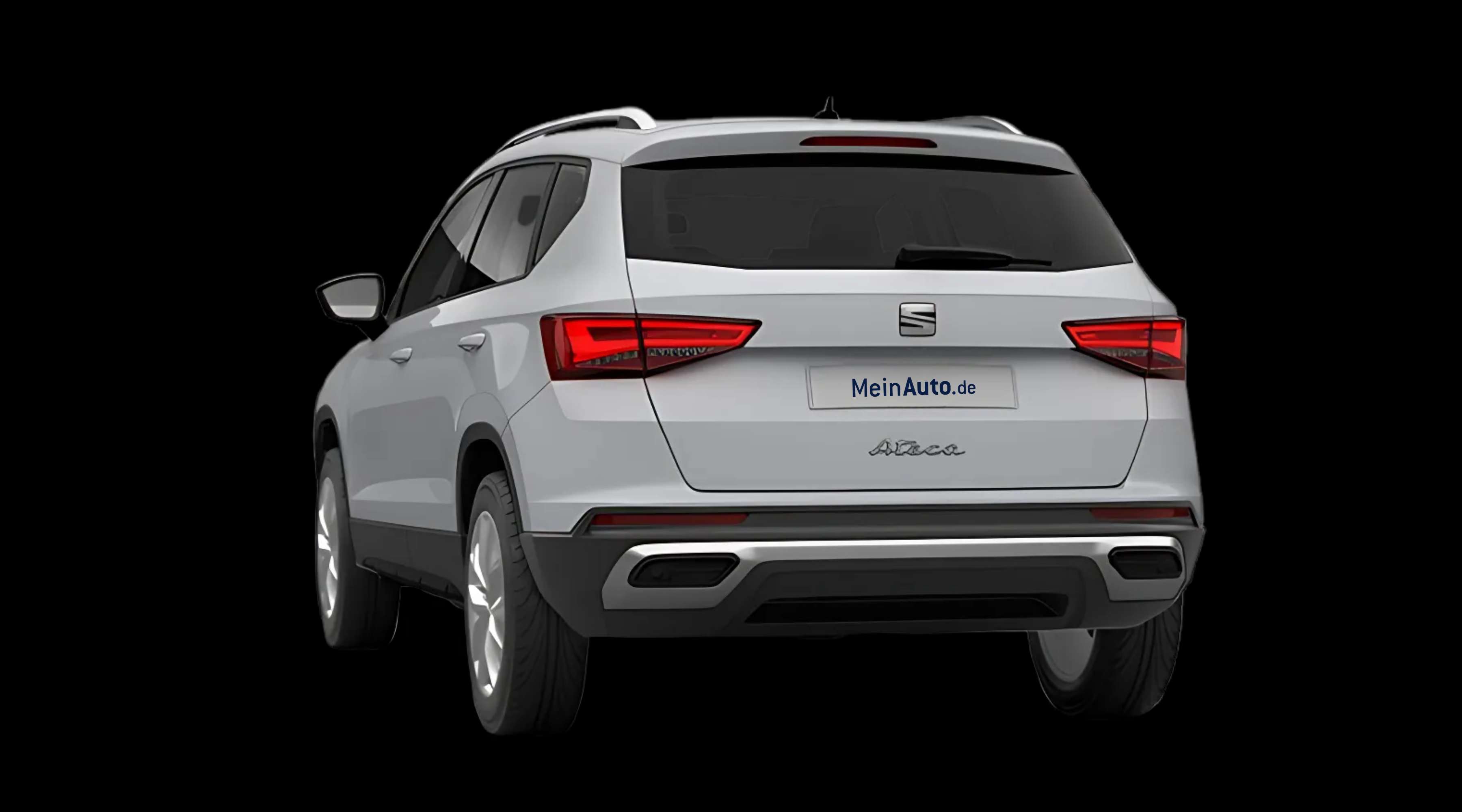 Schräge Heckansicht eines SEAT Ateca, freigestellt